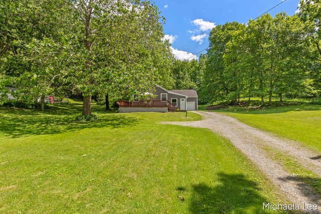 13086 Grand River Drive, Lowell, MI 49331