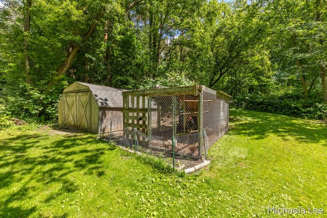 13086 Grand River Drive, Lowell, MI 49331