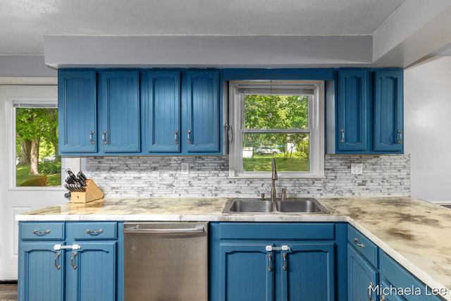 13086 Grand River Drive, Lowell, MI 49331