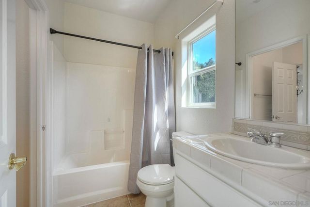 29711 Williams Valley Ct, Escondido, CA 92026