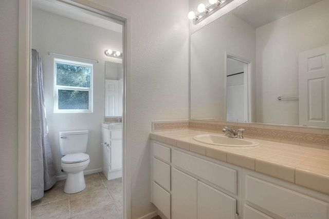 29711 Williams Valley Ct, Escondido, CA 92026