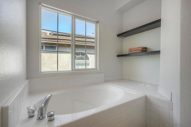 29711 Williams Valley Ct, Escondido, CA 92026