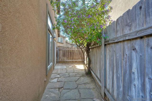 29711 Williams Valley Ct, Escondido, CA 92026