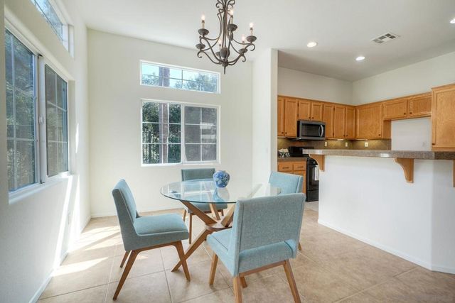 29711 Williams Valley Ct, Escondido, CA 92026