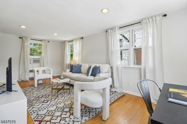 280 Western Drive N., South Orange Village Twp., NJ 07079