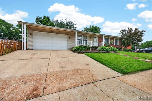 3843 Tesson Court, St Louis, MO 63123