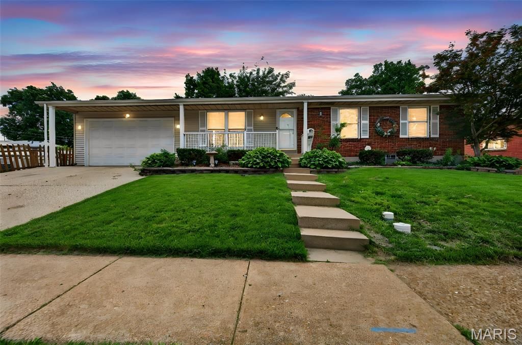 3843 Tesson Court, St Louis, MO 63123