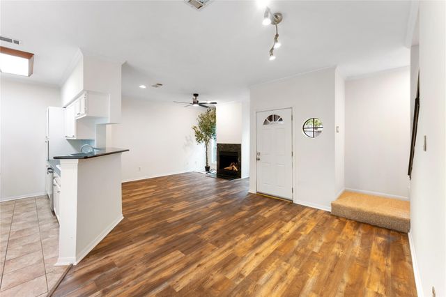 2218 Hopkins Street 2218, Houston, TX 77006