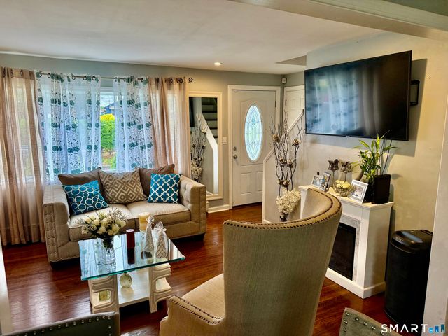 15 Edwards Street, Bridgeport, CT 06606