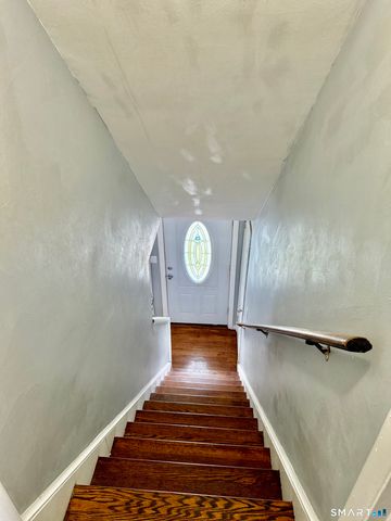 15 Edwards Street, Bridgeport, CT 06606