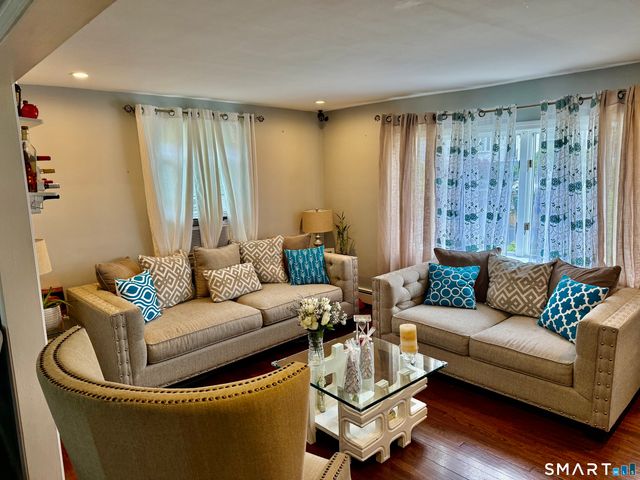 15 Edwards Street, Bridgeport, CT 06606