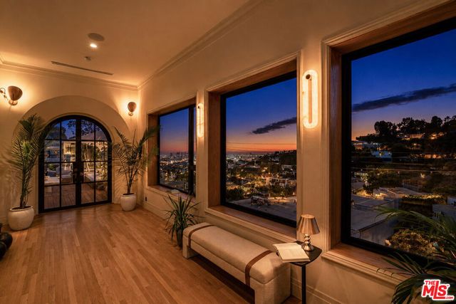8855 Hollywood Boulevard, Los Angeles, CA 90069