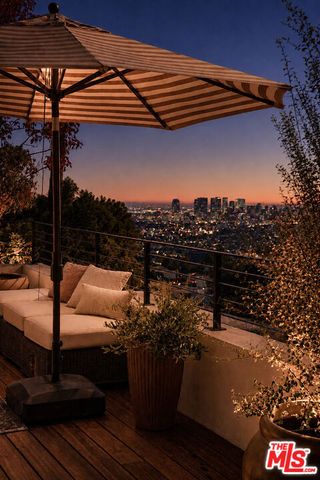 8855 Hollywood Boulevard, Los Angeles, CA 90069