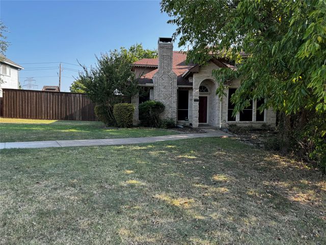 1365 W Branch Hollow Drive, Carrollton, TX 75007