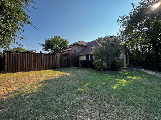 1365 W Branch Hollow Drive, Carrollton, TX 75007