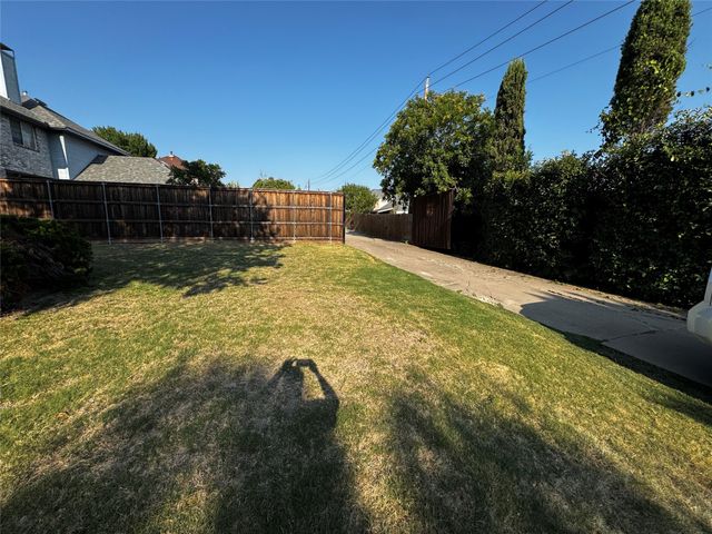 1365 W Branch Hollow Drive, Carrollton, TX 75007