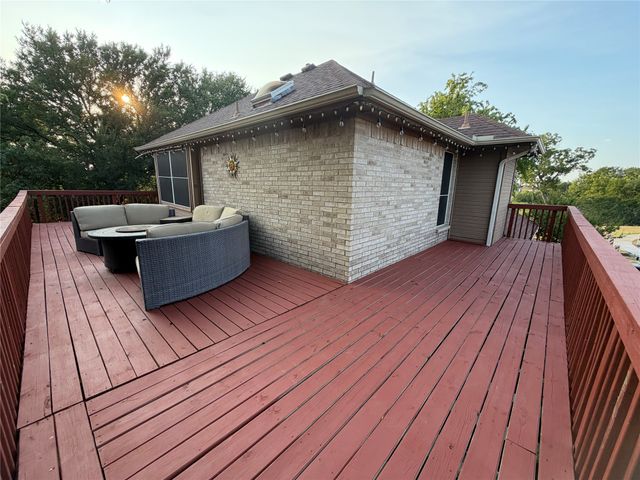 1365 W Branch Hollow Drive, Carrollton, TX 75007
