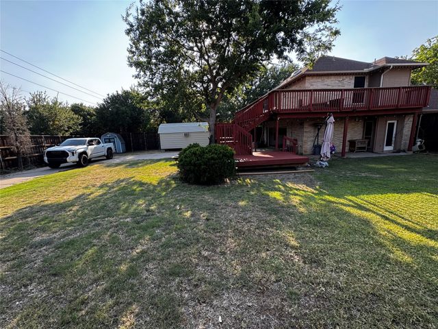 1365 W Branch Hollow Drive, Carrollton, TX 75007