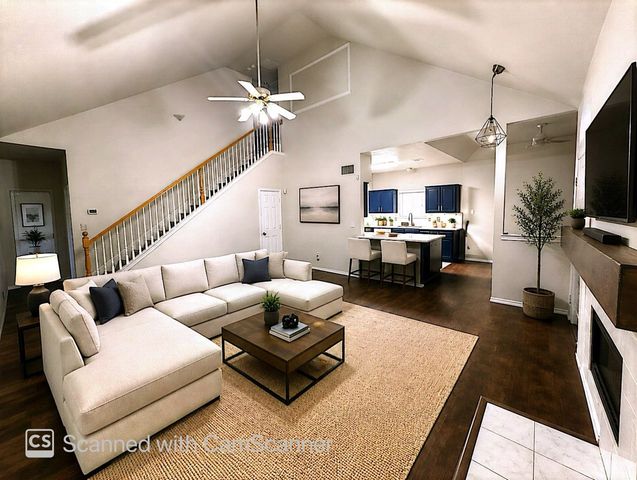 1365 W Branch Hollow Drive, Carrollton, TX 75007