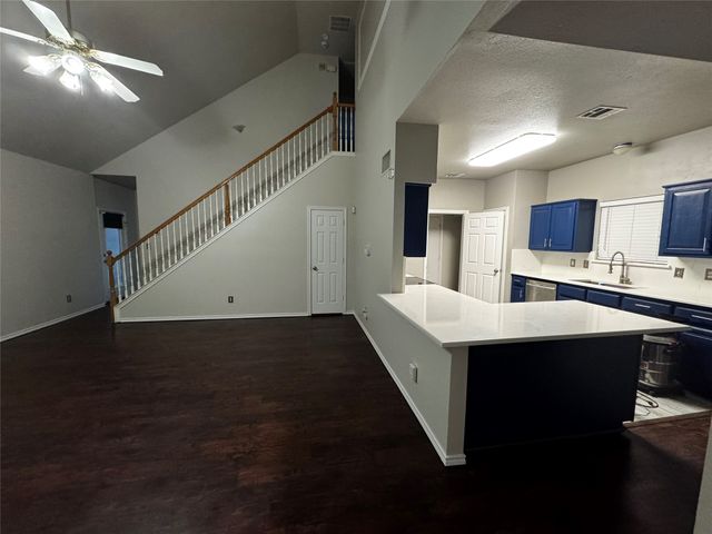 1365 W Branch Hollow Drive, Carrollton, TX 75007