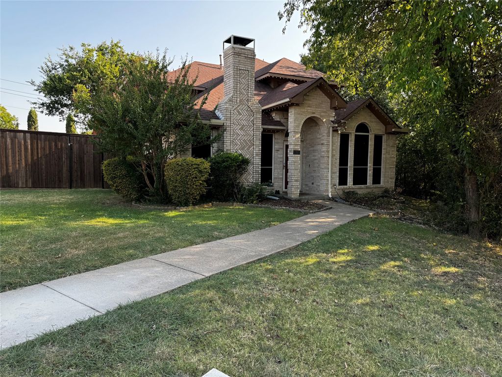 1365 W Branch Hollow Drive, Carrollton, TX 75007