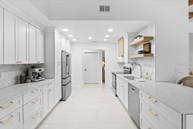 3106 LAKESIDE CIRCLE, Parrish, FL 34219