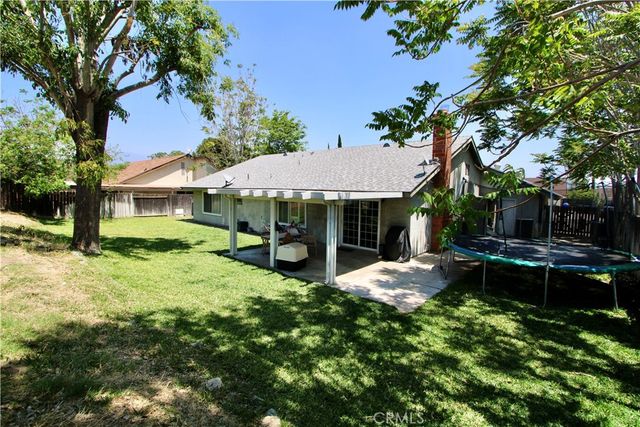 1252 N Mulberry Ave, Rialto, CA 92376