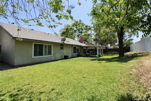 1252 N Mulberry Ave, Rialto, CA 92376