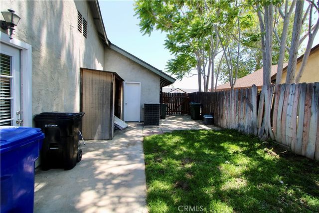 1252 N Mulberry Ave, Rialto, CA 92376