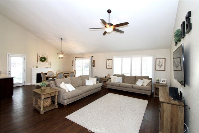 1252 N Mulberry Ave, Rialto, CA 92376