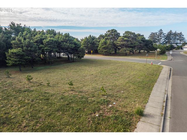 2847 SPINNAKER Dr Sw, Bandon, OR 97411