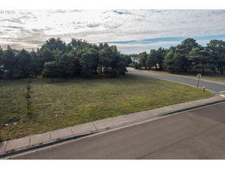 2847 SPINNAKER Dr Sw, Bandon, OR 97411