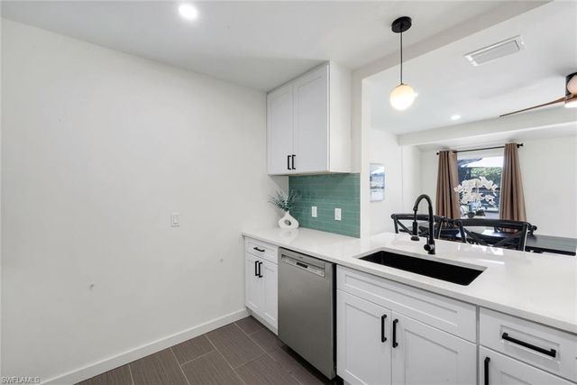 52 1st ST, Bonita Springs, FL 34134