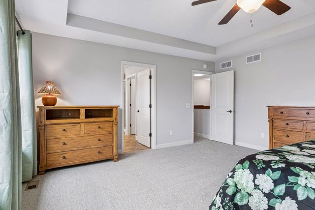 3319 Ridgestone Way, Woodbury, MN 55129