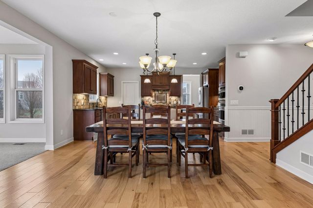 3319 Ridgestone Way, Woodbury, MN 55129