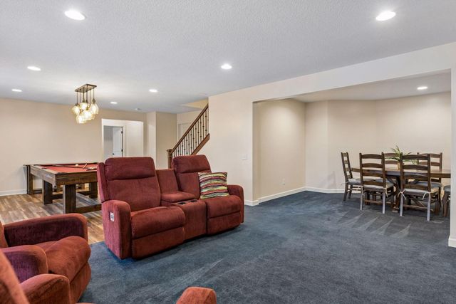 3319 Ridgestone Way, Woodbury, MN 55129