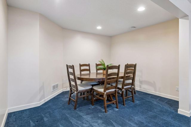 3319 Ridgestone Way, Woodbury, MN 55129