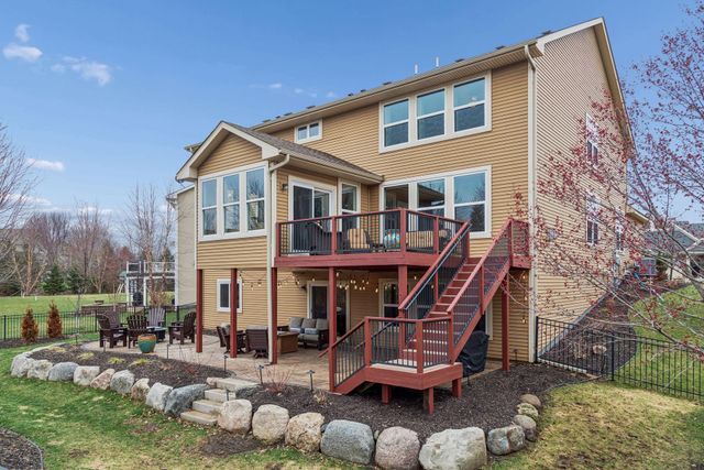 3319 Ridgestone Way, Woodbury, MN 55129