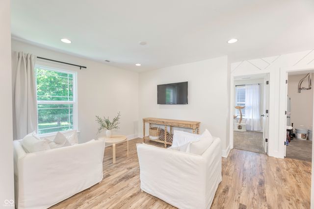105 Thomas Point Drive, Fortville, IN 46040