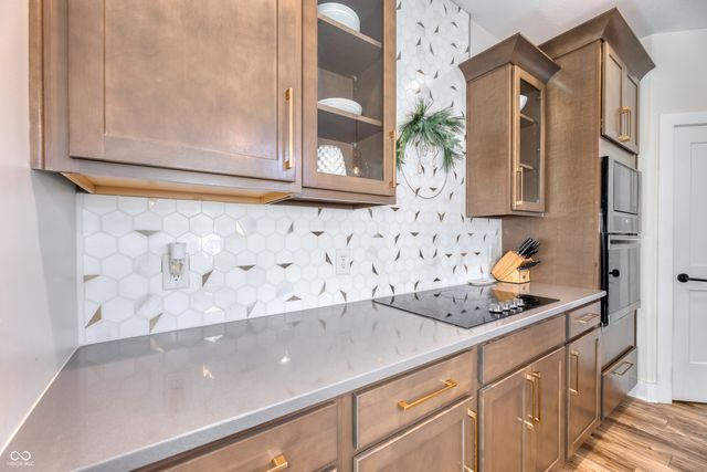 105 Thomas Point Drive, Fortville, IN 46040