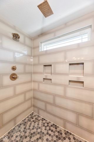 105 Thomas Point Drive, Fortville, IN 46040