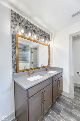 105 Thomas Point Drive, Fortville, IN 46040