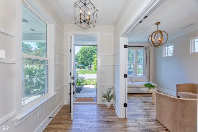 105 Thomas Point Drive, Fortville, IN 46040