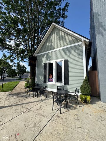 105 Thomas Point Drive, Fortville, IN 46040