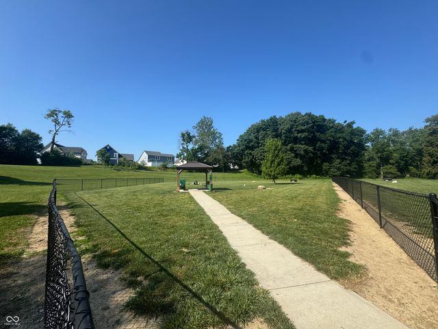 105 Thomas Point Drive, Fortville, IN 46040