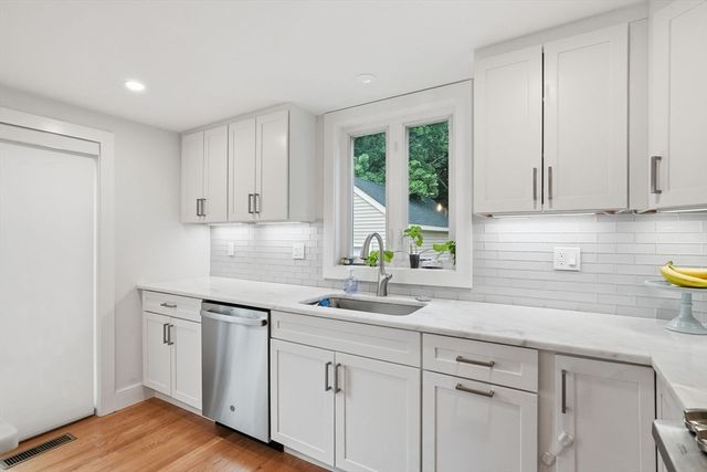 42 Messinger St 42, Canton, MA 02021