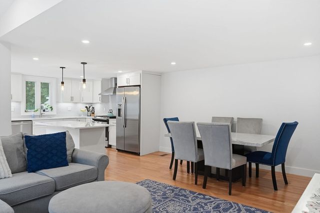42 Messinger St 42, Canton, MA 02021