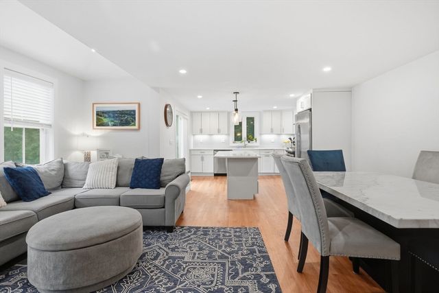 42 Messinger St 42, Canton, MA 02021