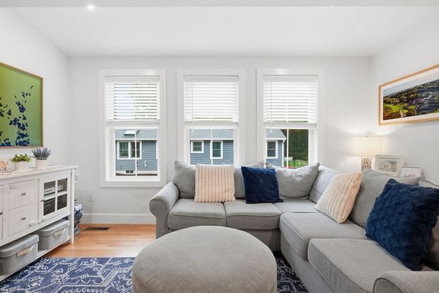 42 Messinger St 42, Canton, MA 02021