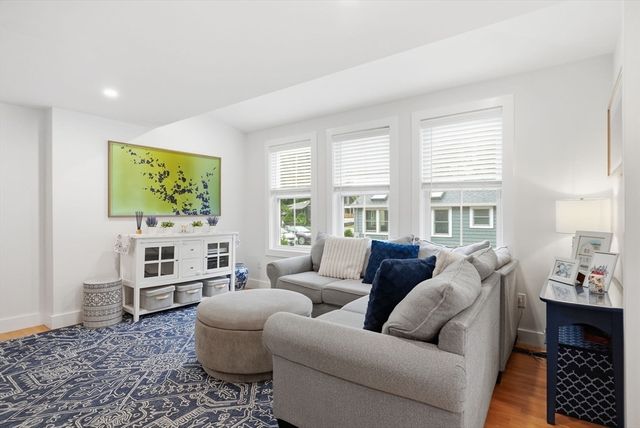 42 Messinger St 42, Canton, MA 02021